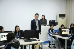 ����У���߽���ѧ¥������ͬѧ�ǵĿ���״̬��ô